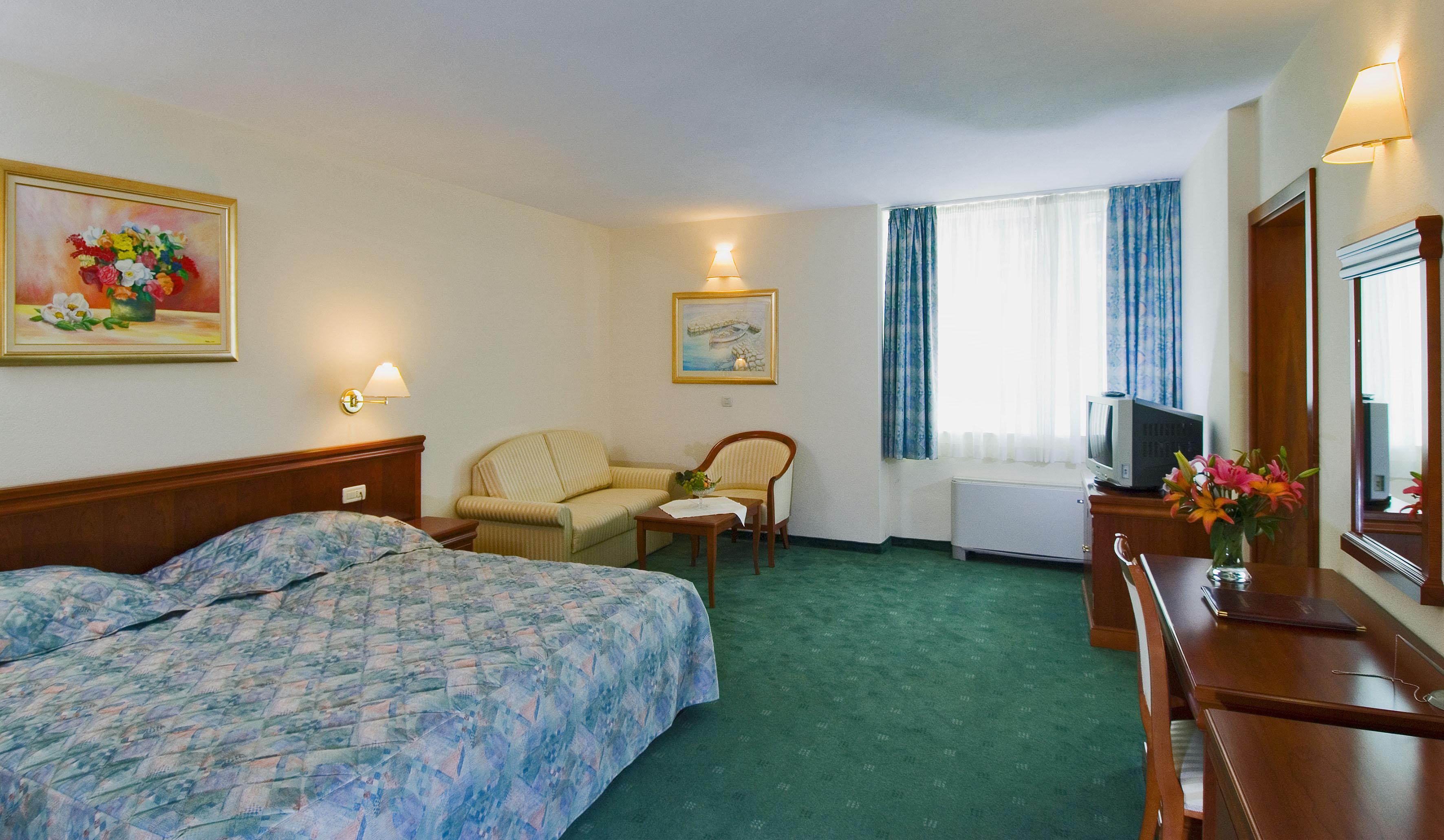 Bacchus Hotel