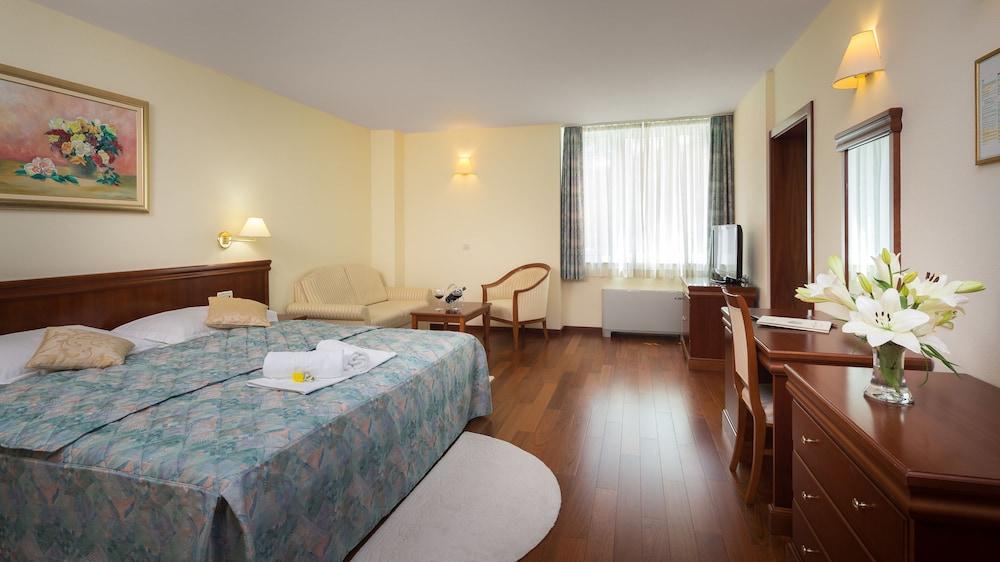 Hotel Bacchus Baska Voda