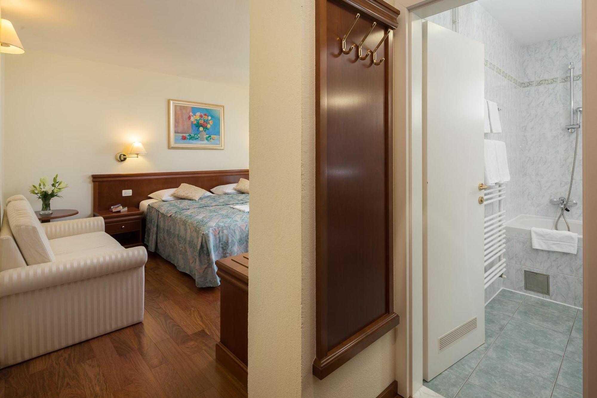 Bacchus Hotel