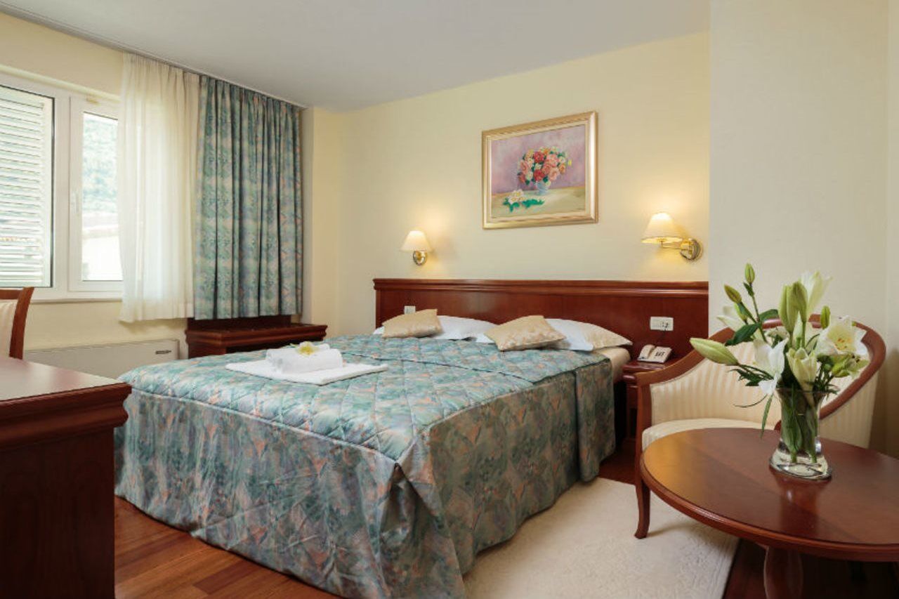 Bacchus Hotel Baska Voda